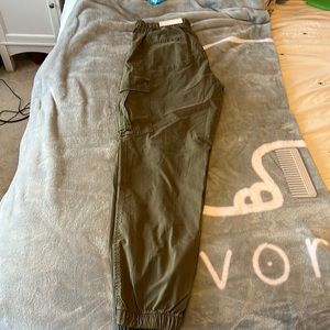 American Eagle Mom Jogger Size 8